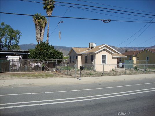 Exterior, Facade, Ranch