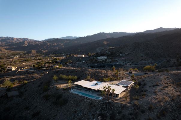 Exterior, Drone