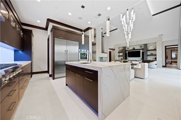Interior, Kitchen, Living room, Pendant Lights, Recessed Lighting, Stainless Steel Appliances