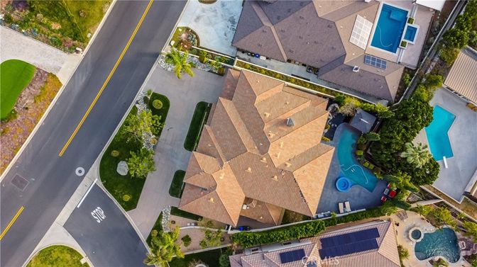 Exterior, Drone