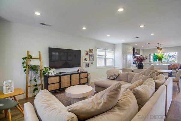 Dining room, Interior, Living room, Pendant Lights, Recessed Lighting, Wood Texture Flooring