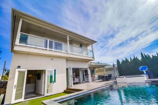 Exterior, Pool