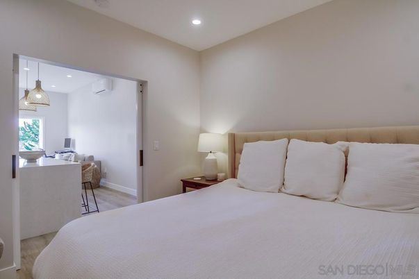 Bedroom, Interior, Pendant Lights, Recessed Lighting