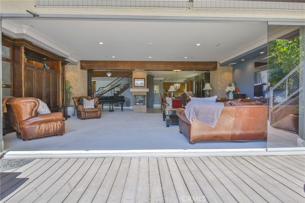 Fireplace, Interior, Living room, Piano, Recessed Lighting