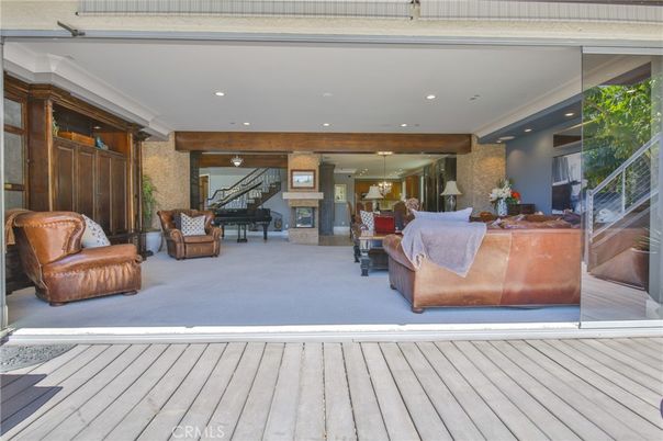 Fireplace, Interior, Living room, Piano, Recessed Lighting