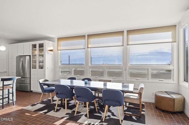 Dining room, Interior, Kitchen, Pendant Lights, Stainless Steel Appliances
