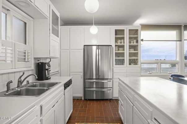 Interior, Kitchen, Pendant Lights, Stainless Steel Appliances