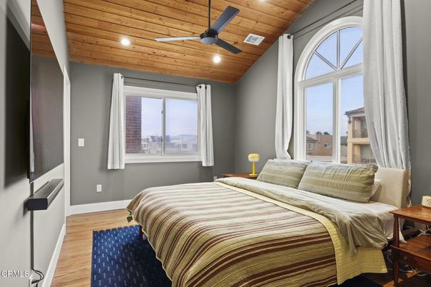 Bedroom, Interior, Recessed Lighting, Wooden Ceilings, Wood Texture Flooring