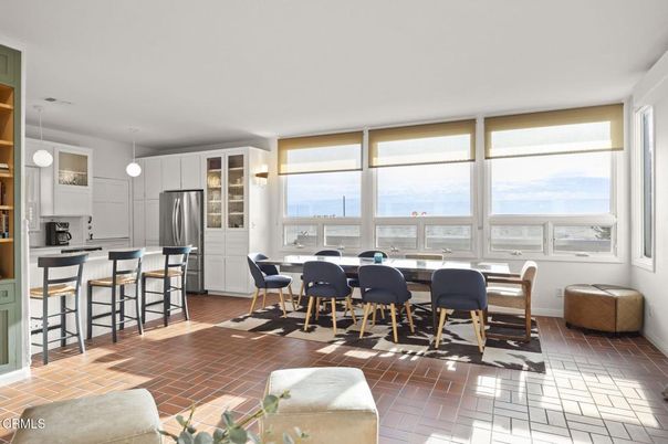 Dining room, Interior, Kitchen, Pendant Lights, Stainless Steel Appliances, Water