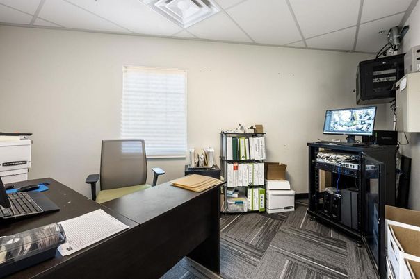 Home Office, Interior