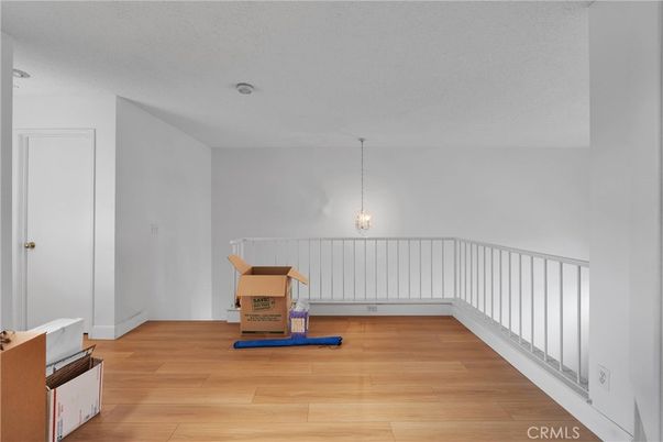 Interior, Pendant Lights, Wood Texture Flooring