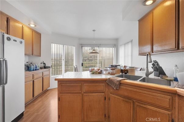 Dining room, Interior, Kitchen, Pendant Lights, Recessed Lighting, Wood Texture Flooring