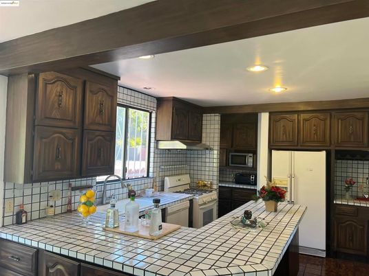 Interior, Kitchen, Recessed Lighting, Tile Countertops