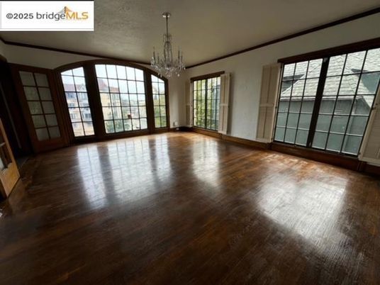 Chandelier, Empty room, Interior, Wood Texture Flooring
