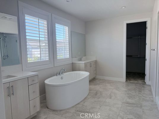 Bathroom, Dual Sink Vanities, Free Standing Baths, Interior, Recessed Lighting