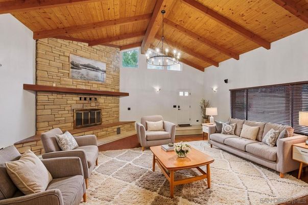 Attached, Exterior, Facade, Ranch