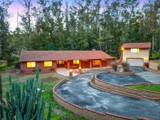 Backyard, Detached Garage, Exterior
