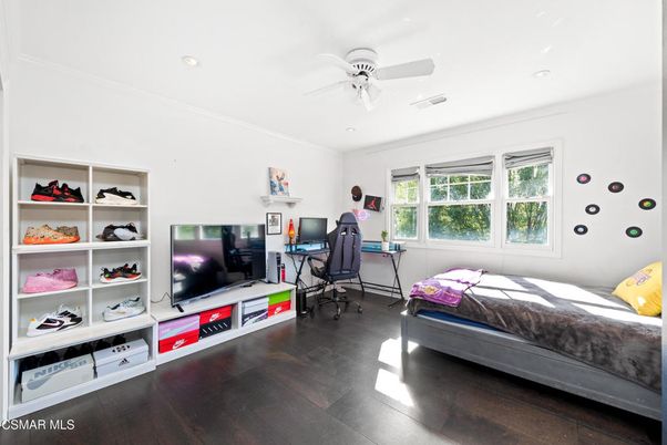 Bedroom, Home Office, Interior, Recessed Lighting, Wood Texture Flooring