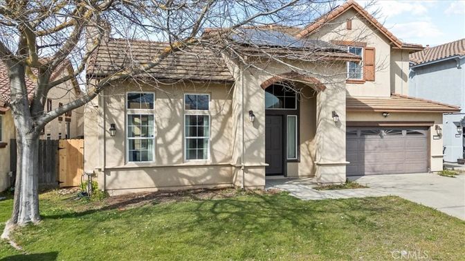 Attached, Exterior, Facade, Mediterranean
