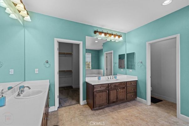 Bathroom, Dual Sink Vanities, Interior, Recessed Lighting