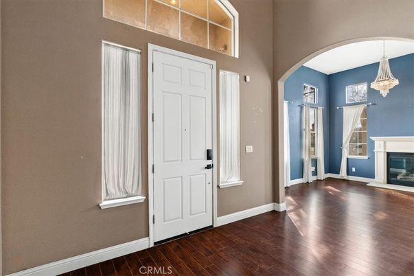Chandelier, Fireplace, Interior, Wood Texture Flooring