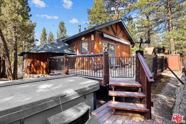 Exterior, Hot Tub