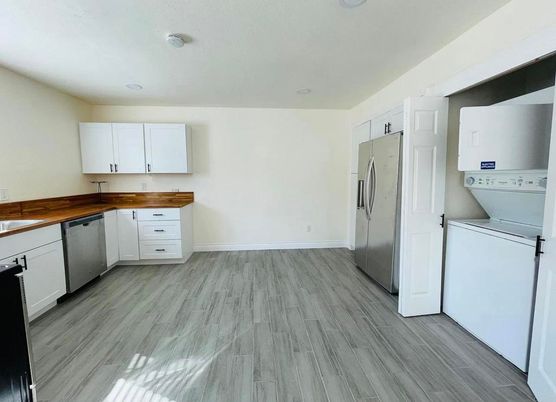 Interior, Kitchen, Recessed Lighting, Wood Texture Flooring
