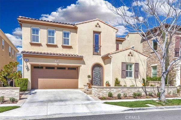 Attached, Exterior, Facade, Mediterranean