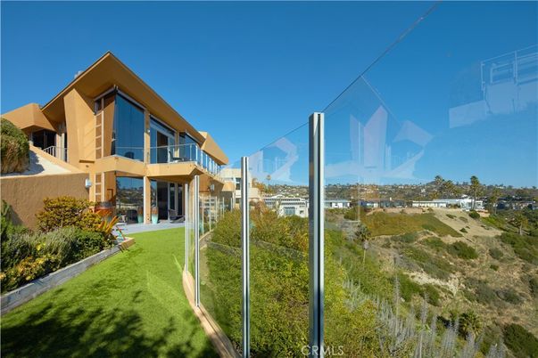 Exterior, Facade, Modern