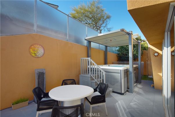 Exterior, Hot Tub