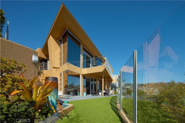 Backyard, Exterior, Facade, Modern