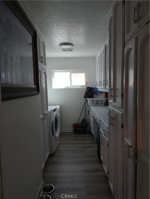 Interior, Washer, Wood Texture Flooring
