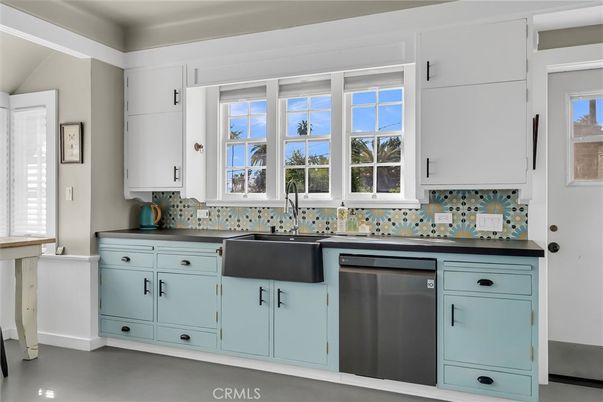 Interior, Kitchen, Stainless Steel Appliances, Water