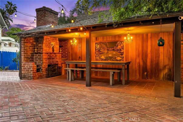 Exterior, Fireplace