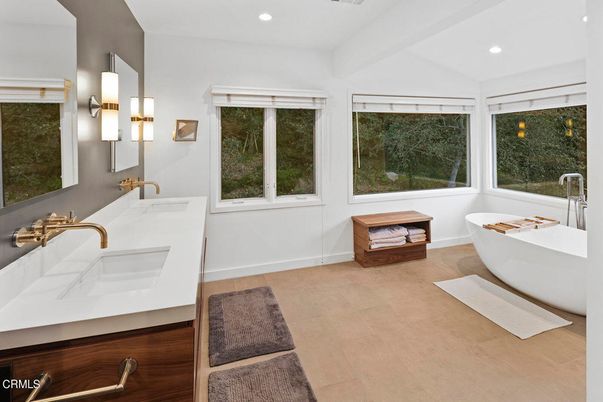 Bathroom, Dual Sink Vanities, Free Standing Baths, Interior, Recessed Lighting