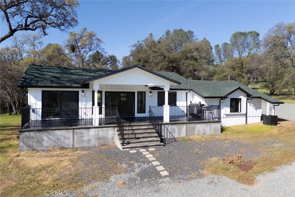 Backyard, Exterior, Facade, Ranch