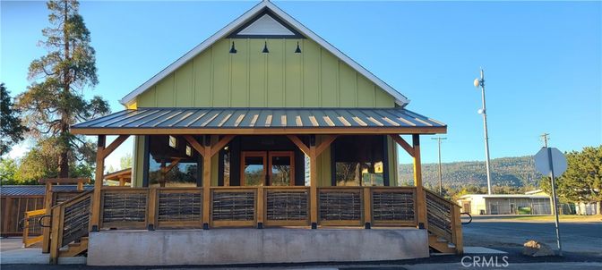 Exterior, Facade, None