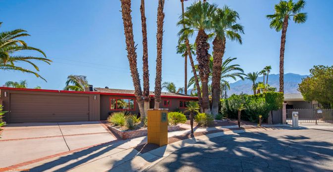 Attached, Exterior, Facade, Ranch
