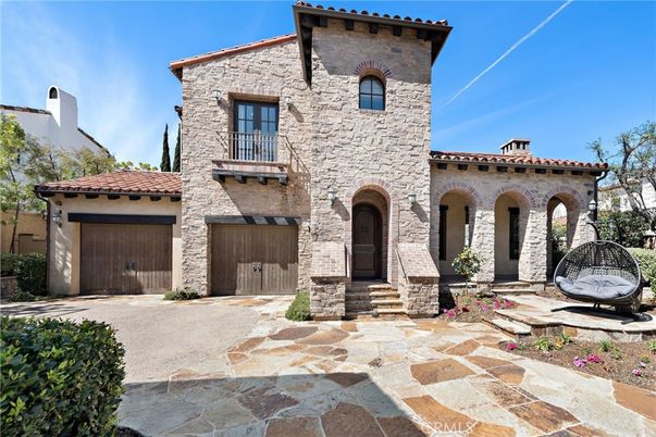 Attached, Exterior, Facade, Mediterranean