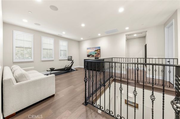 Fitness Equipment, Interior, Recessed Lighting, Wood Texture Flooring