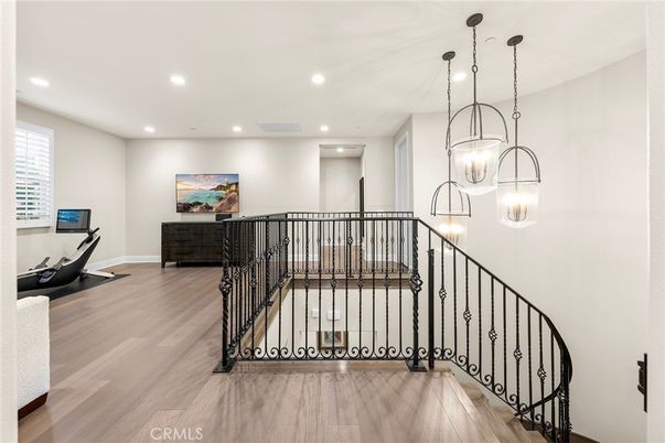Interior, Pendant Lights, Recessed Lighting, Wood Texture Flooring