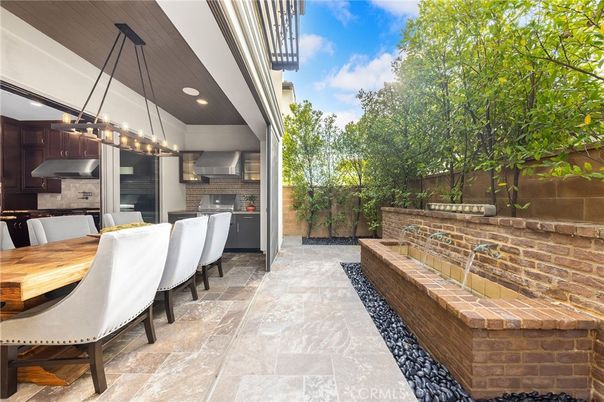 Exterior, Kitchen, Pendant Lights, Stainless Steel Appliances