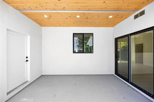 Empty room, Interior, Recessed Lighting, Wooden Ceilings