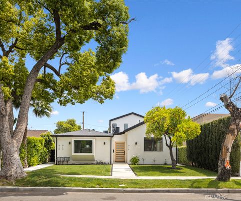 Exterior, Facade, Ranch