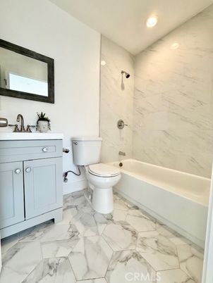 Bathroom, Interior, Marble, Marble Walls, Recessed Lighting