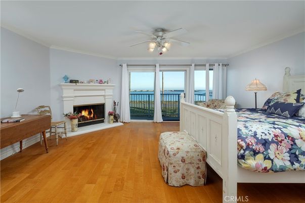 Bedroom, Fireplace, Interior, Water, Wood Texture Flooring