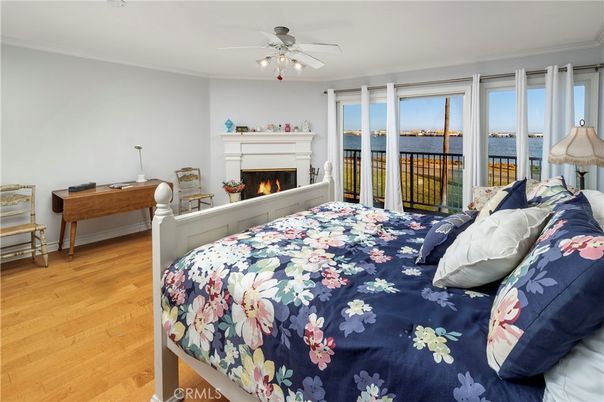 Bedroom, Fireplace, Interior, Water, Wood Texture Flooring