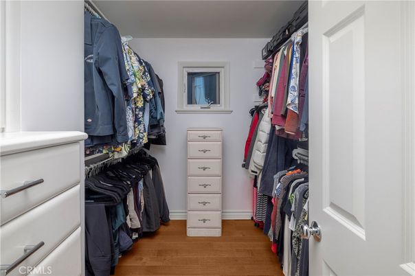 Interior, Walk-in Closets, Wood Texture Flooring