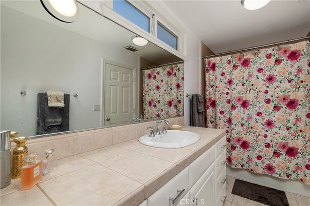 Bathroom, Interior, Tile Countertops