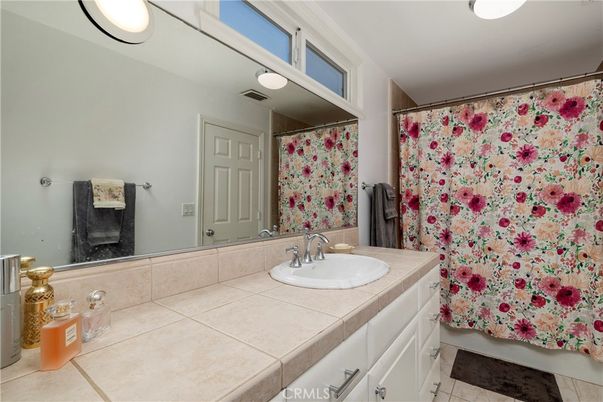 Bathroom, Interior, Tile Countertops